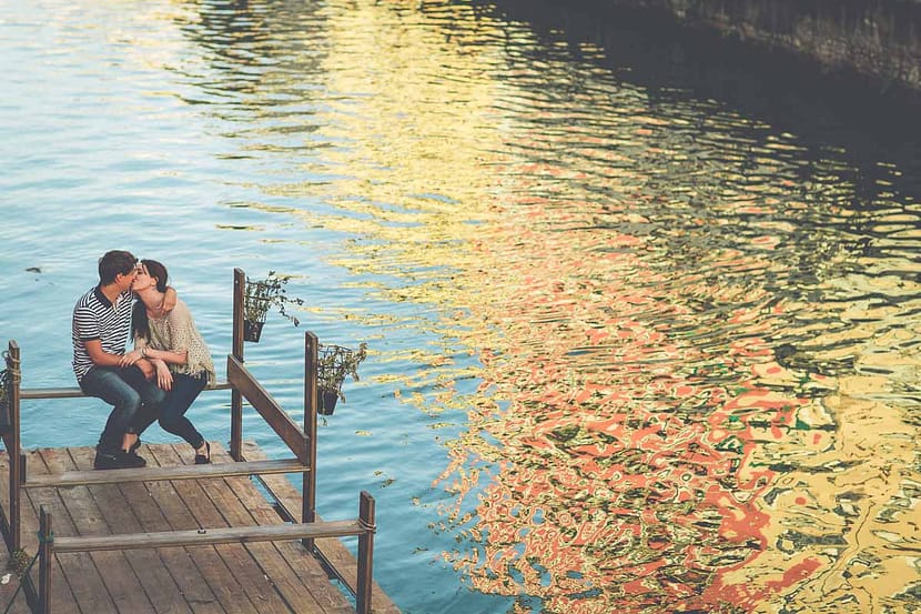 engagement-photography-a-pre-wedding-walk-in-milans-navigli